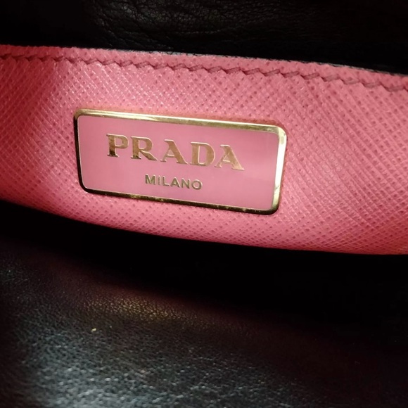 100% Auth Prada Pink Tamaris Triple Pocket Saffiano Soft Leather 2way Tote Bag - Picture 7 of 9
